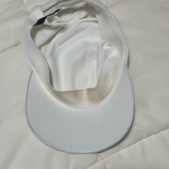 Lululemon Fast & Free running hat 🤍 - Picture 4 of 7